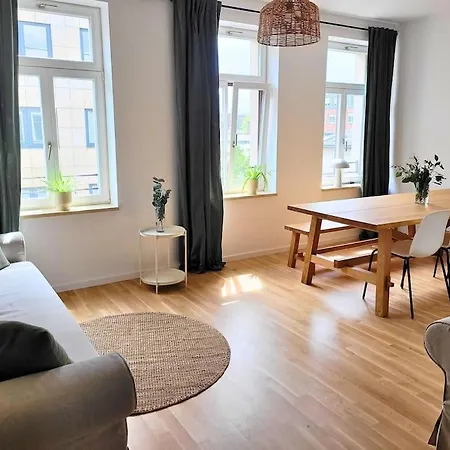 Stylisches Zentrales City-apartment Mit 2 Balkonen Apartment Leipzig