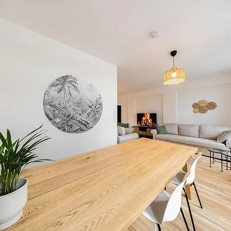 Apartment Stylisches Zentrales City-apartment Mit 2 Balkonen *